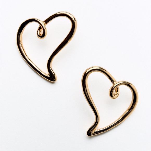 Zara Jewelry - Zara Gold Heart Earrings